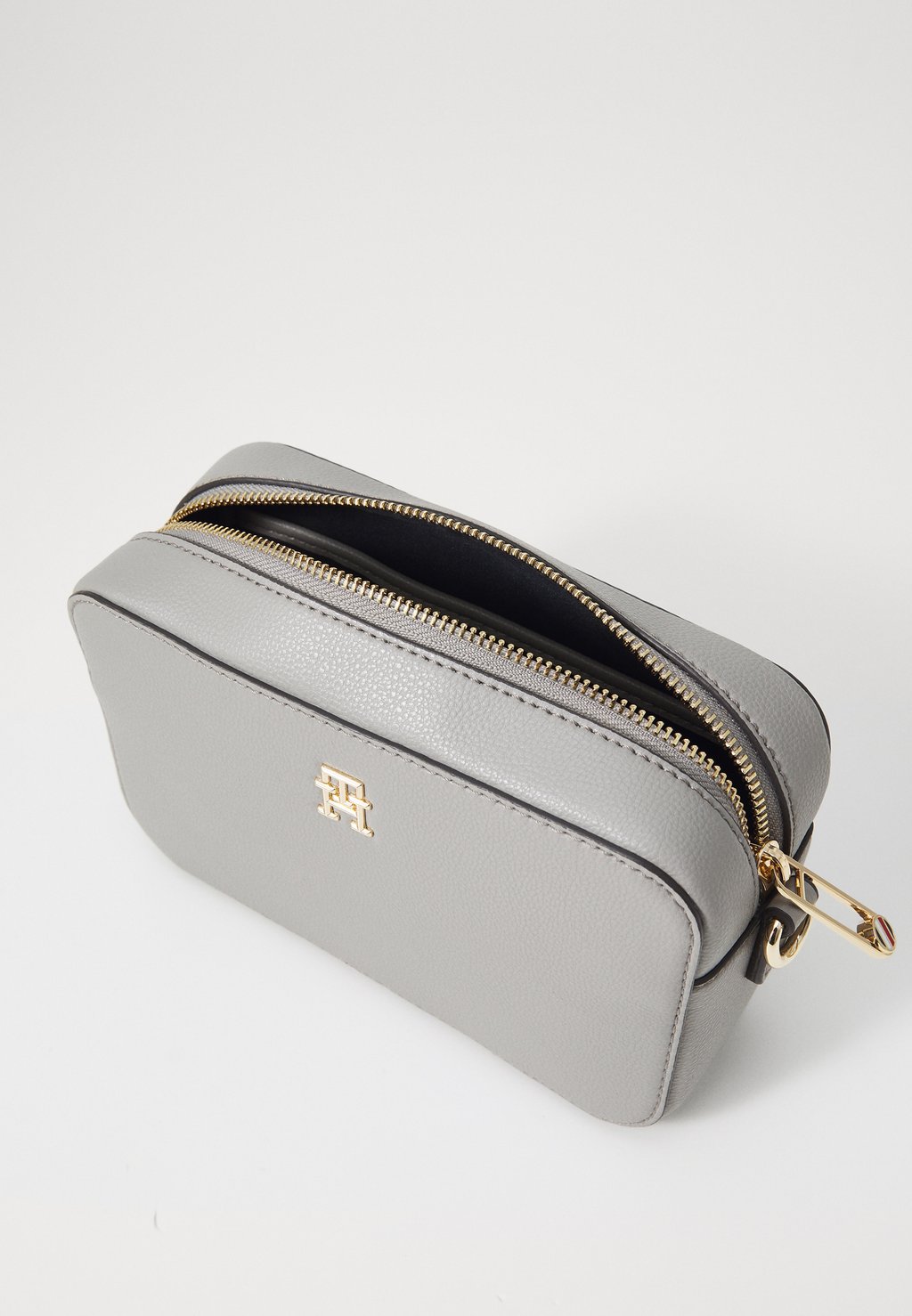 

Сумка через плечо LOGO CAMERA BAG Tommy Hilfiger, серый