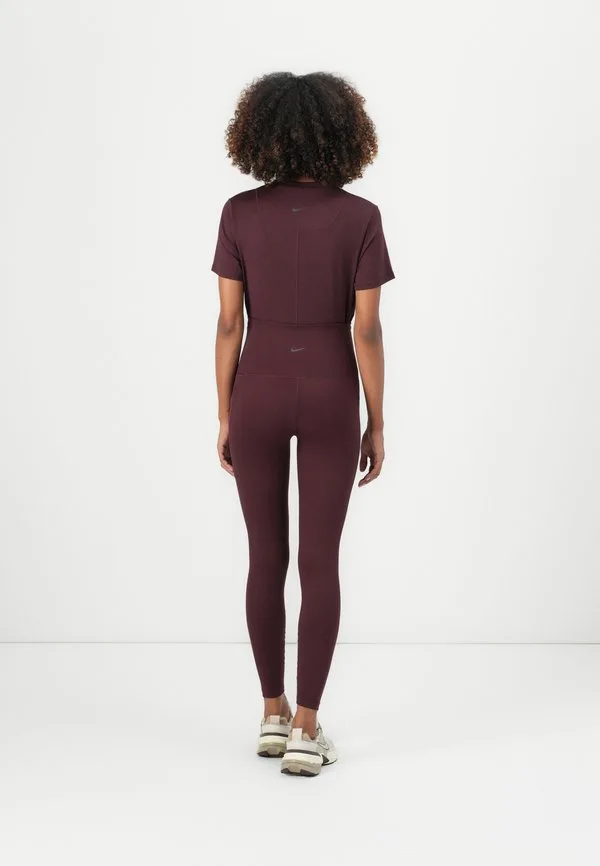 Леггинсы брюки Nike Performance, Burgundy Crush — фото 3