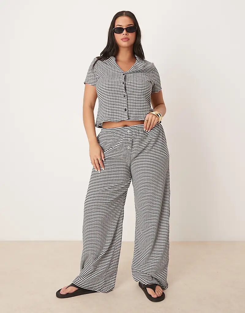 

Широкие брюки ASOS DESIGN Curve в однотонную клетку виши Asos Curve