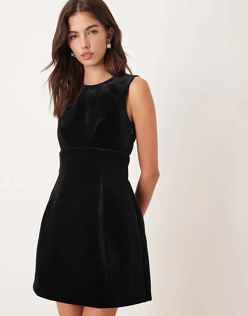 

Бархатное мини-платье трапециевидной формы от Nobody's Child Gemini черного цвета