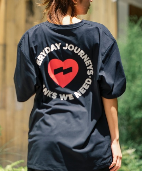 

Футболка с коротким рукавом, принт в виде сердечек BANKS, черный