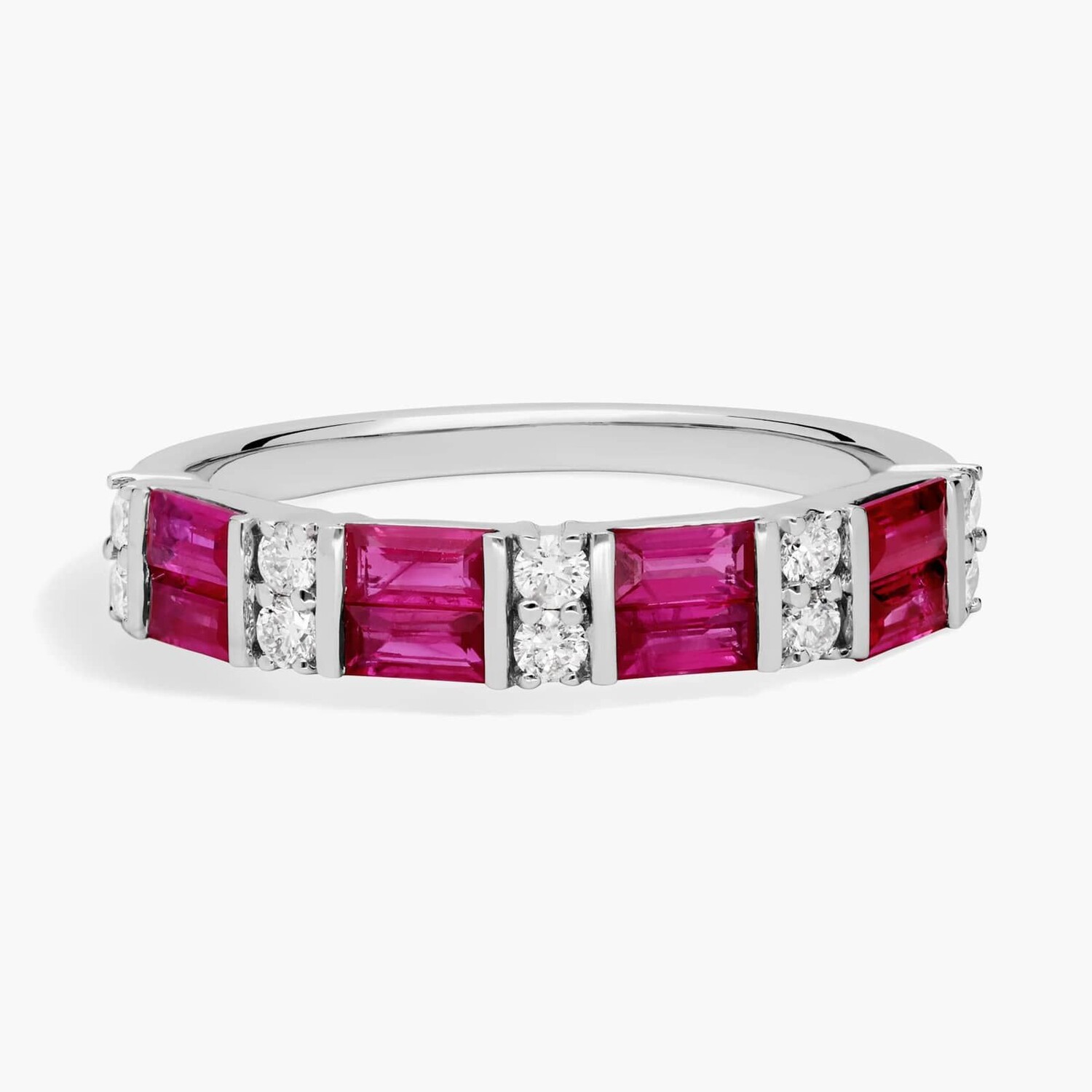 

Кольцо багет и бриллианты East West Ruby из 14-каратного белого золота Blue Nile