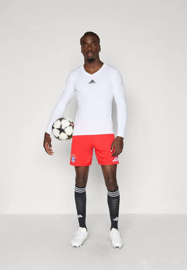 Футбольные шорты «баварии» на сезон 2025/2026, клубная форма. Adidas Performance, Red — фото 2