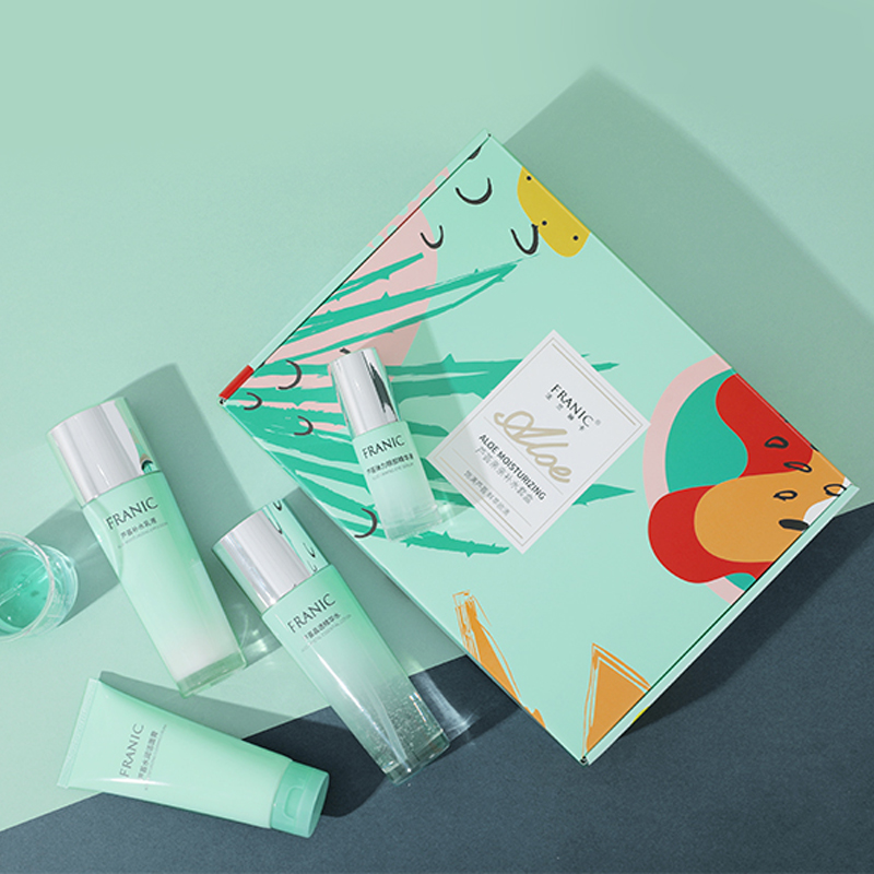 Набор увлажняющих средств Aloe Vera Kiss в подарочной упаковке FRANIC — фото 2