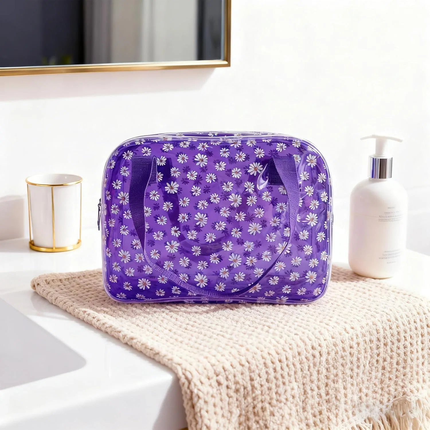 Большая прозрачная косметичка из ПВХ с узором ромашек Toteprint, Purple + Woven Handle — фото 4