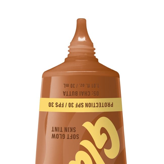 Мягкая тональная основа Buttermelt glaze spf 30 NYX Professional Makeup, цвет chai butta, 30 мл — фото 2