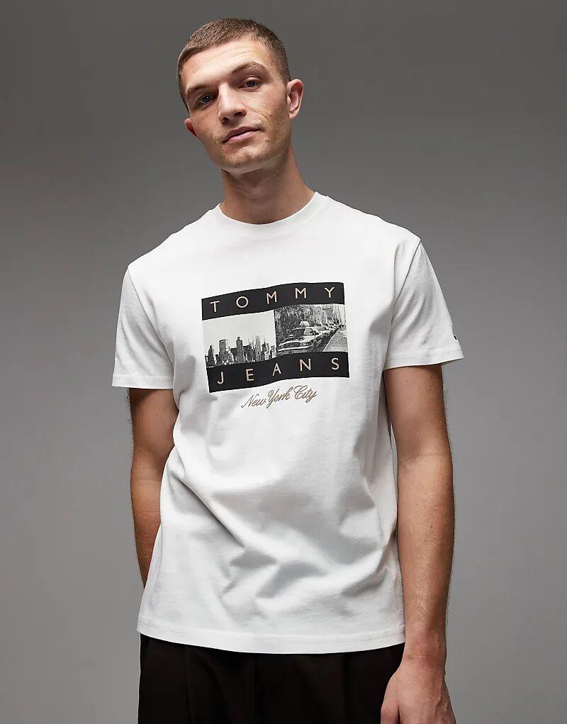 

Футболка Tommy Jeans с фотофлагом белого цвета