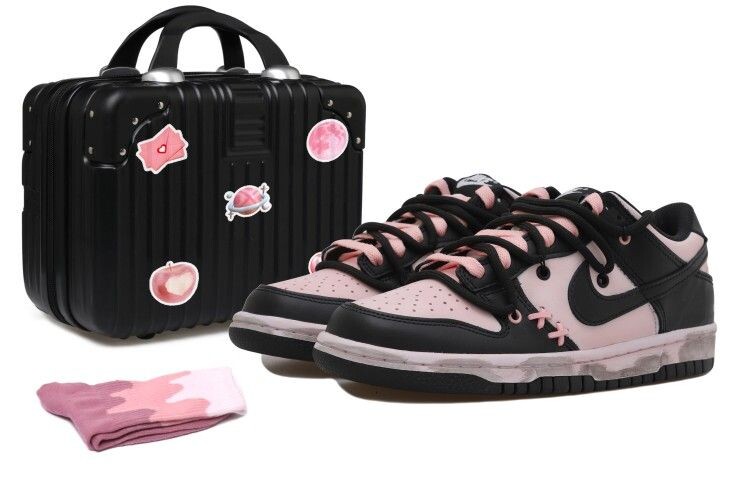 

Кроссовки Nike Dunk Skateboard Shoes Women's Low-Top Black Pink