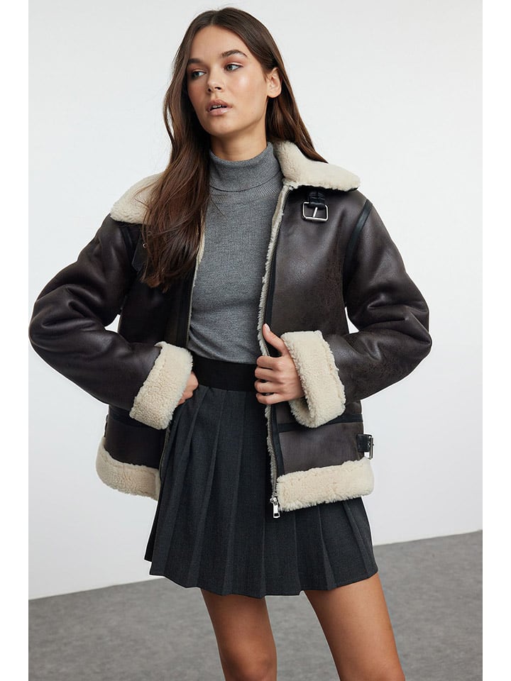 

Пуховик trendyol, цвет dunkelbraun/beige