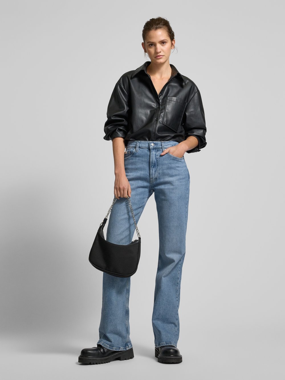 

Джинсы Bootcut с 5-карманным дизайном Calvin Klein Jeans, светло-голубой