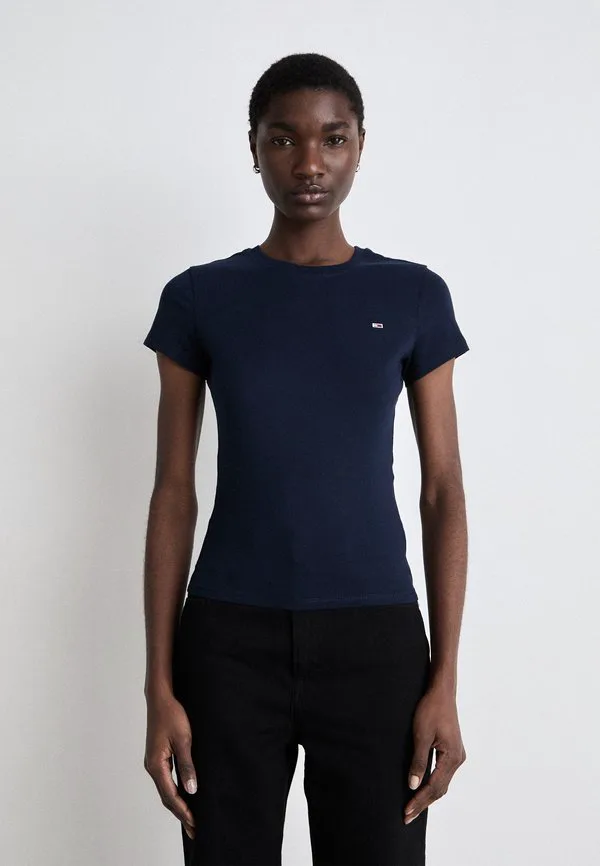 

Облегающая базовая футболка с с-образным вырезом Tommy Jeans, Dark Night Navy, Синий, Облегающая базовая футболка с с-образным вырезом Tommy Jeans, Dark Night Navy