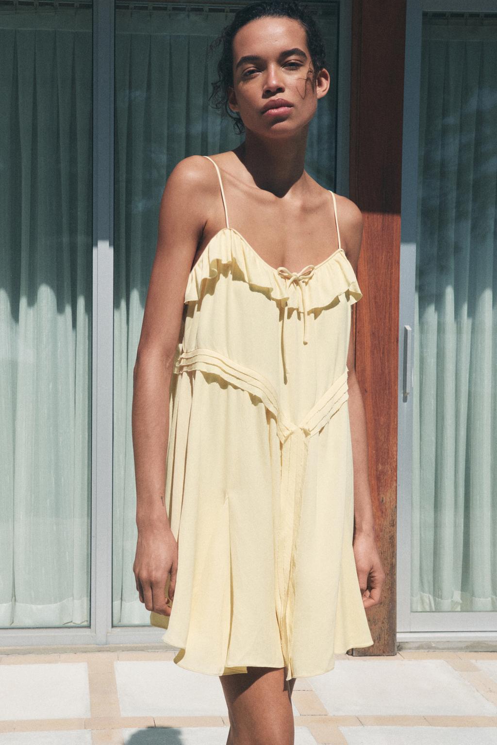 

Короткое платье с оборками ZARA, цвет Light yellow