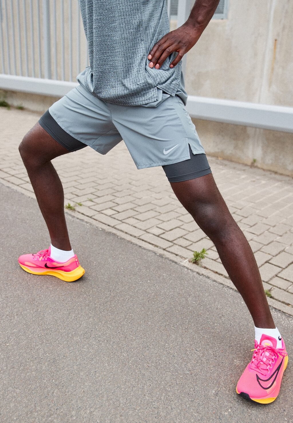 

Спортивные шорты CHALLENGER SHORT Nike, дымчатый/серый