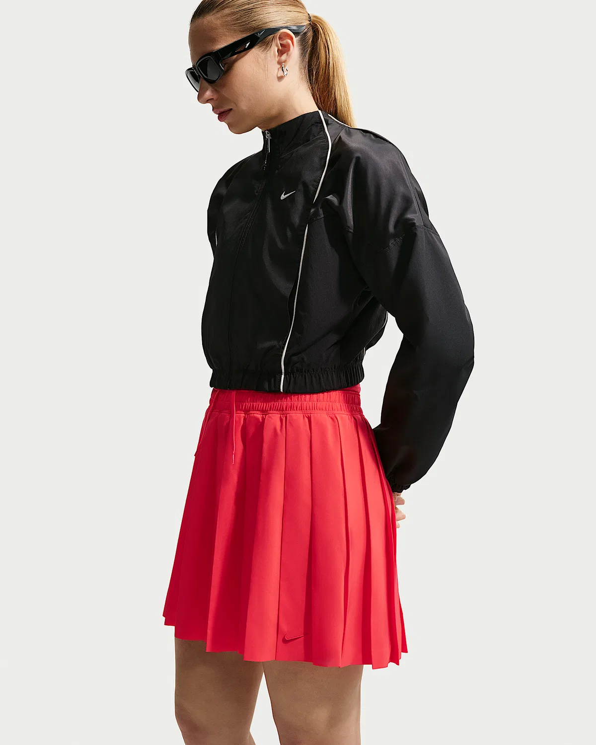 Женская юбка со складками средней посадки Nike Sportswear, Light Crimson/Light Crimson — фото 4