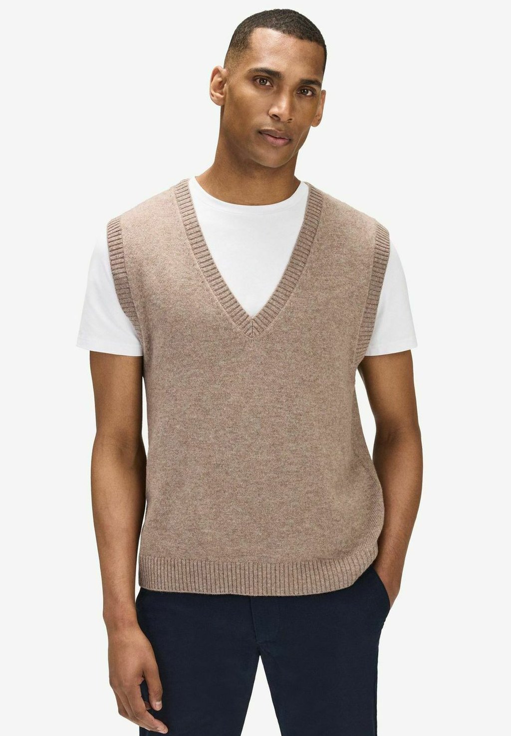 

Джемпер LEO CASHMERE-BLEND SLIPOVER John Henric, бежевый