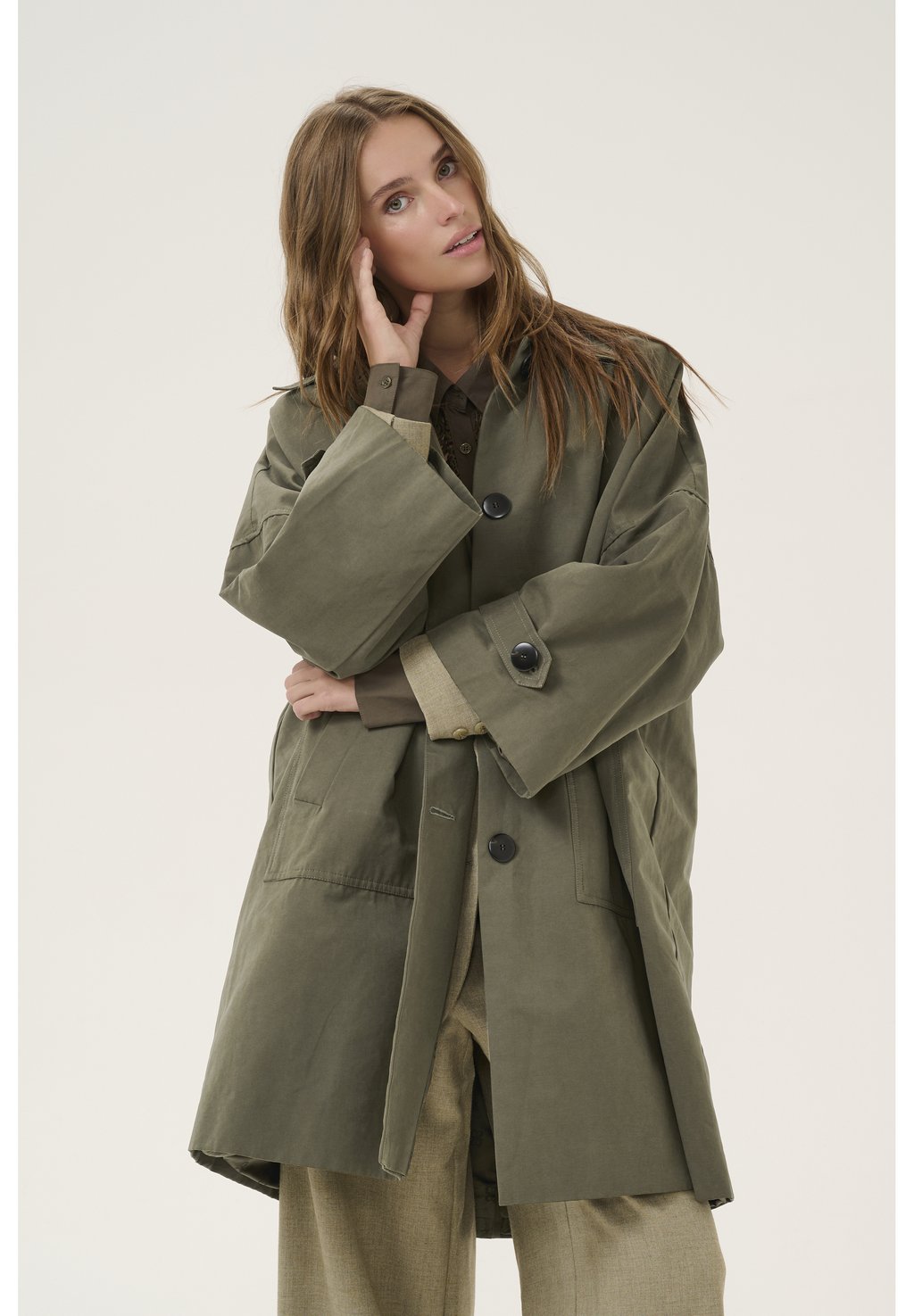 

Короткое пальто LYON My Essential Wardrobe, зеленый