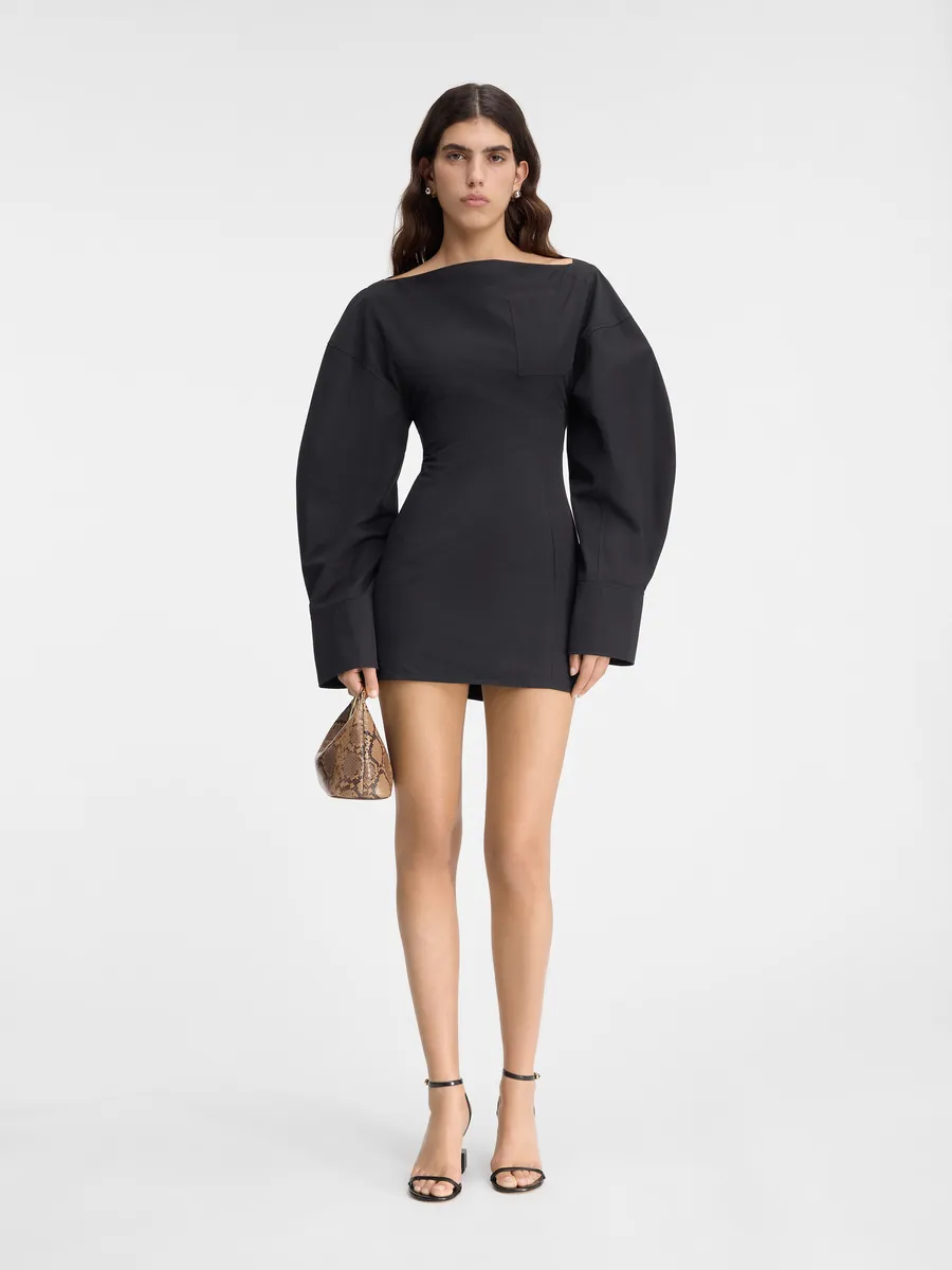 

Платье-рубашка с вырезом лодочкой Casaco Jacquemus, черный