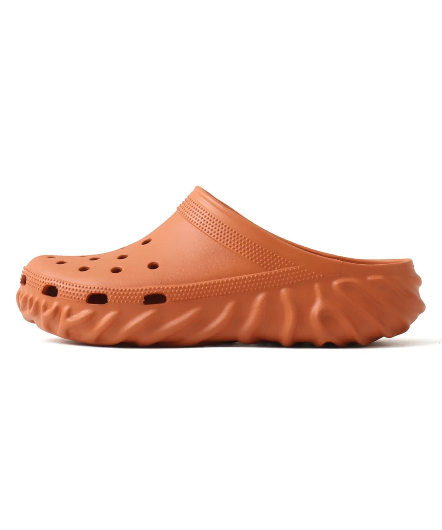 Унисекс сандалии Crocs x Salehe Bembury Saru оранжевые — фото 4