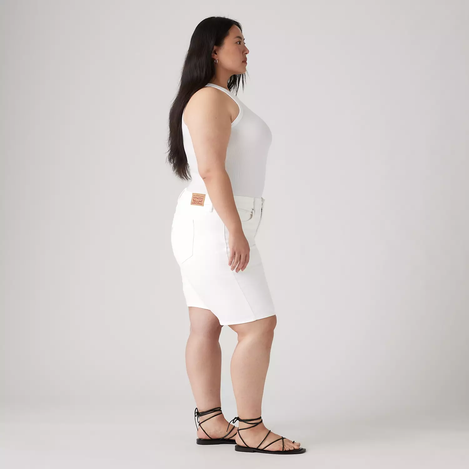 Женские шорты-бермуды Shaping (размер Plus) Levi's, цвет Chalk White — фото 3