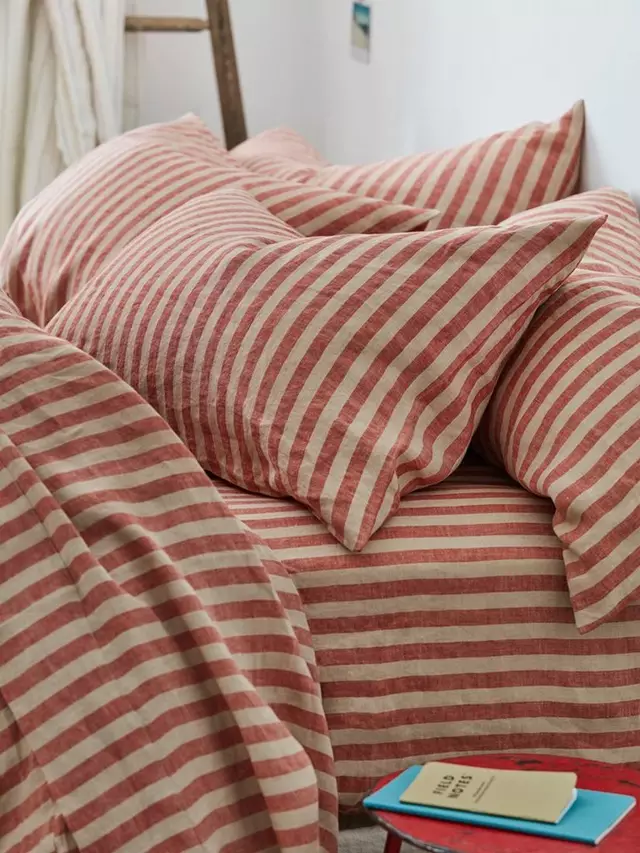 

Постельное белье Piglet in Bed Pembroke Stripe Linen Blend, цвет sandstone/red