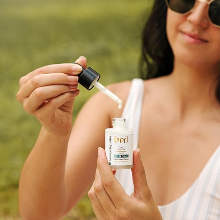 Солнцезащитный увлажняющий крем для лица SPF 30 с 10% ниацинамидом, сыворотка 30 мл Skincyclopedia — фото 3
