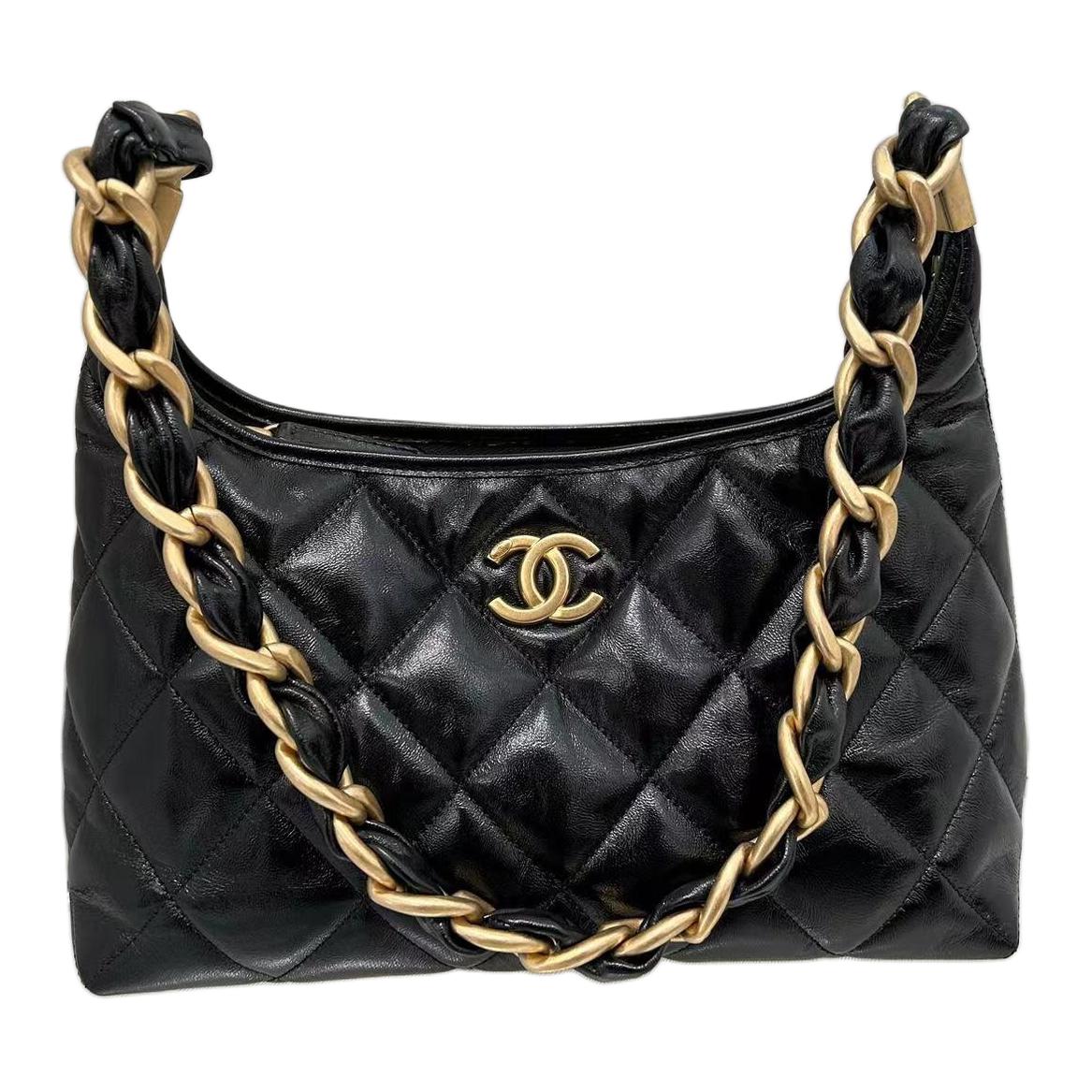 CHANEL Женская черная кожаная сумка среднего размера на одно плечо — фото 3