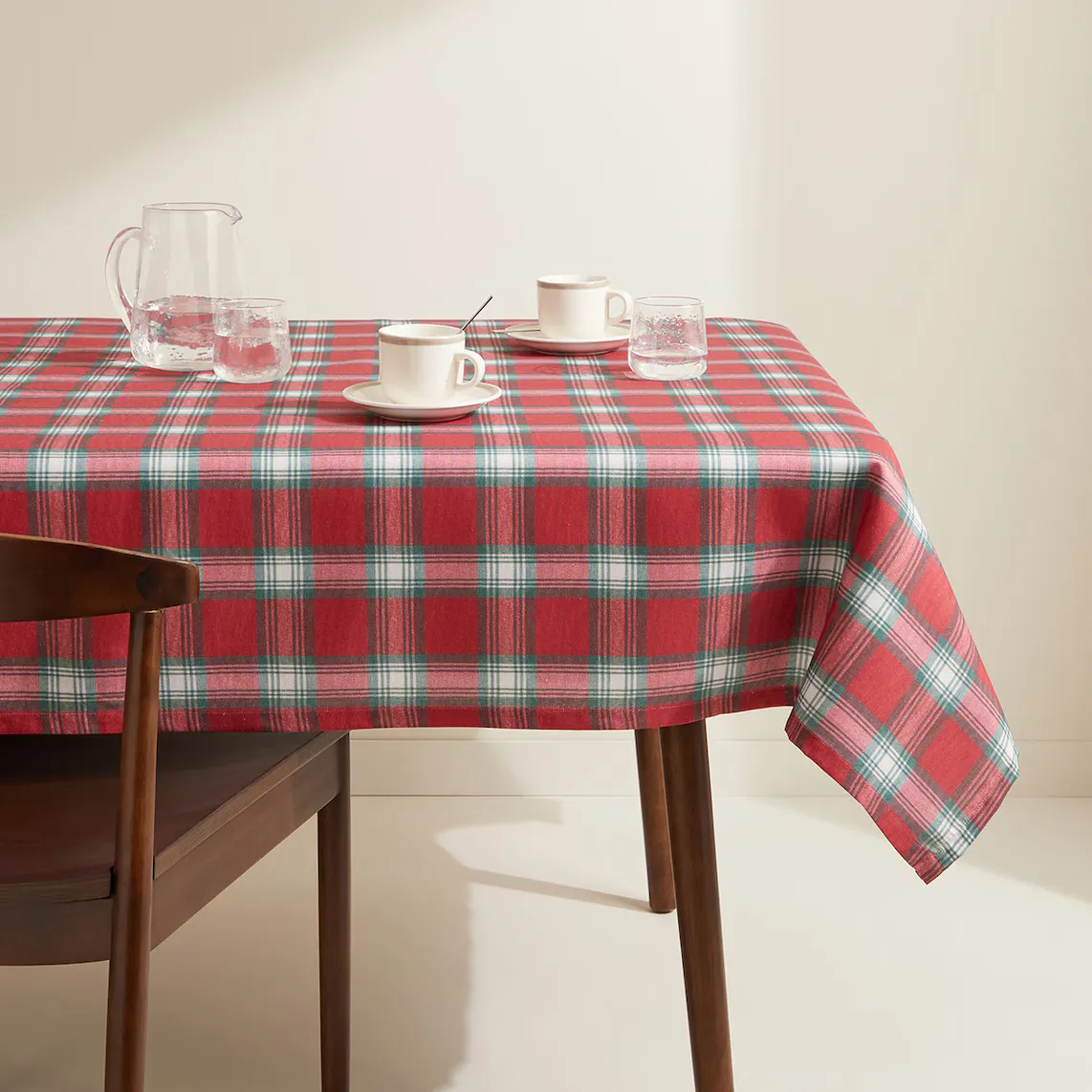 

Устойчивая к пятнам скатерть из смолы Tartan Basics El Corte Inglés, разноцветный