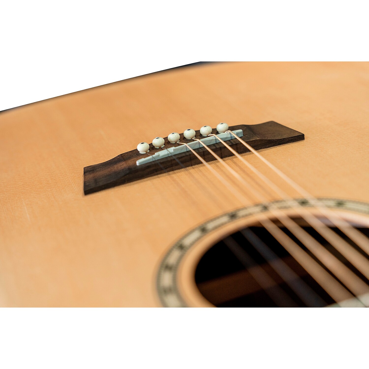 

Акустически-электрическая гитара Peavey DW-2 CE Dreadnought Cutaway Natural