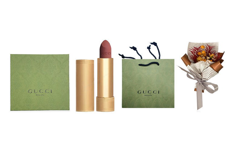 

Набор матовой помады из трех штук с сухоцветами Pouring Color, легко растушевывается, стойкий макияж GUCCI