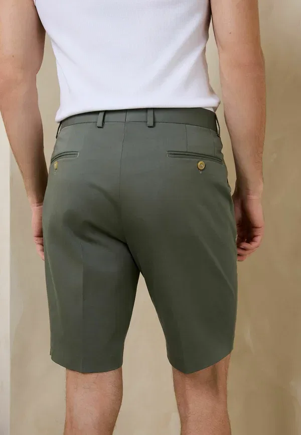 Шорты Next, Regular fit pleated smart chino shorts, цвет шалфейно-зеленый — фото 3