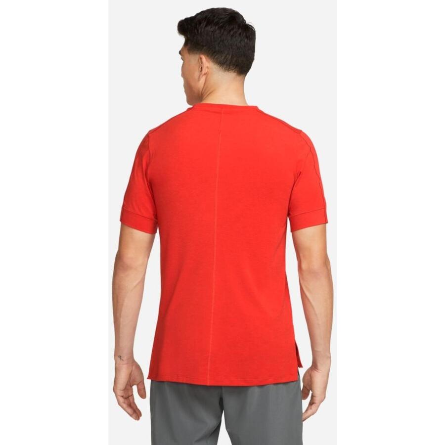 Футболка Nike Yoga Dri-Fit, красная, мужская — фото 2