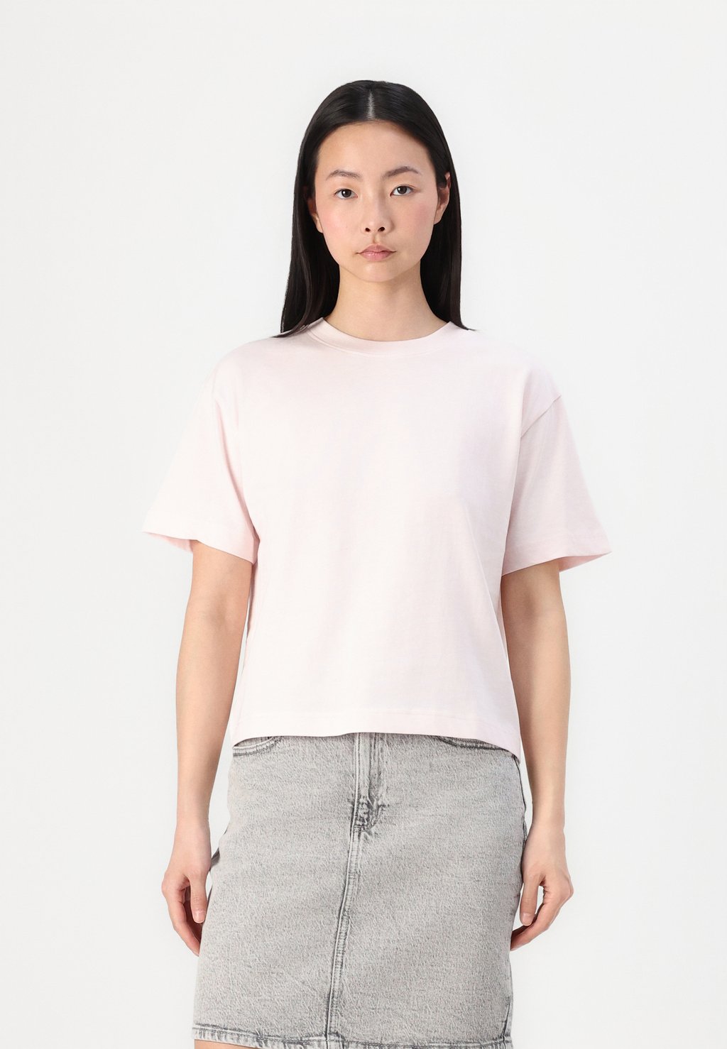

Базовая футболка BASIC TEE Gina Tricot, светло-розовый