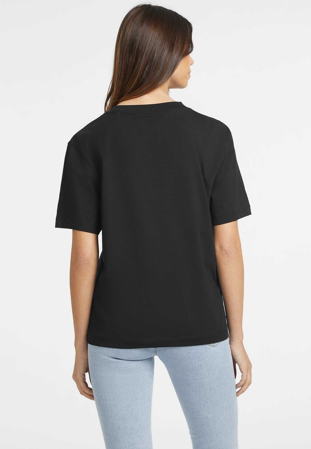 

Принт на футболке SS CN OS AMERICAN TR TEE Guess Jeans, черный