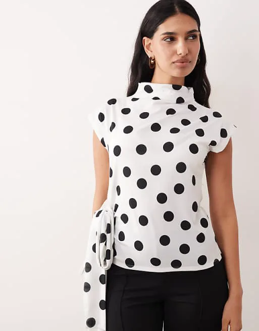 

Топ в однотонный горошек с короткими рукавами и завязками ASOS DESIGN