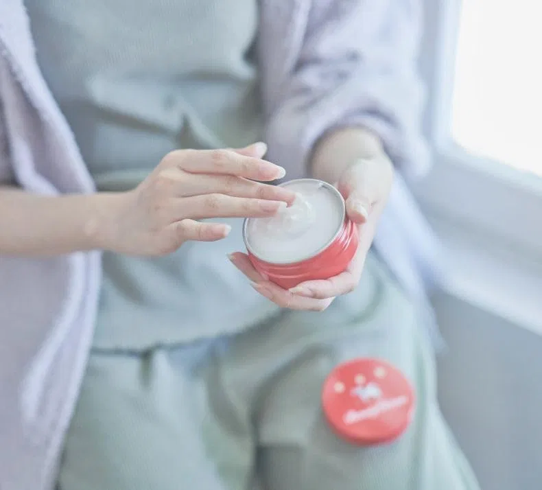 Крем для тела и лица Cow Brand Red Box увлажняющий 80 г — фото 3
