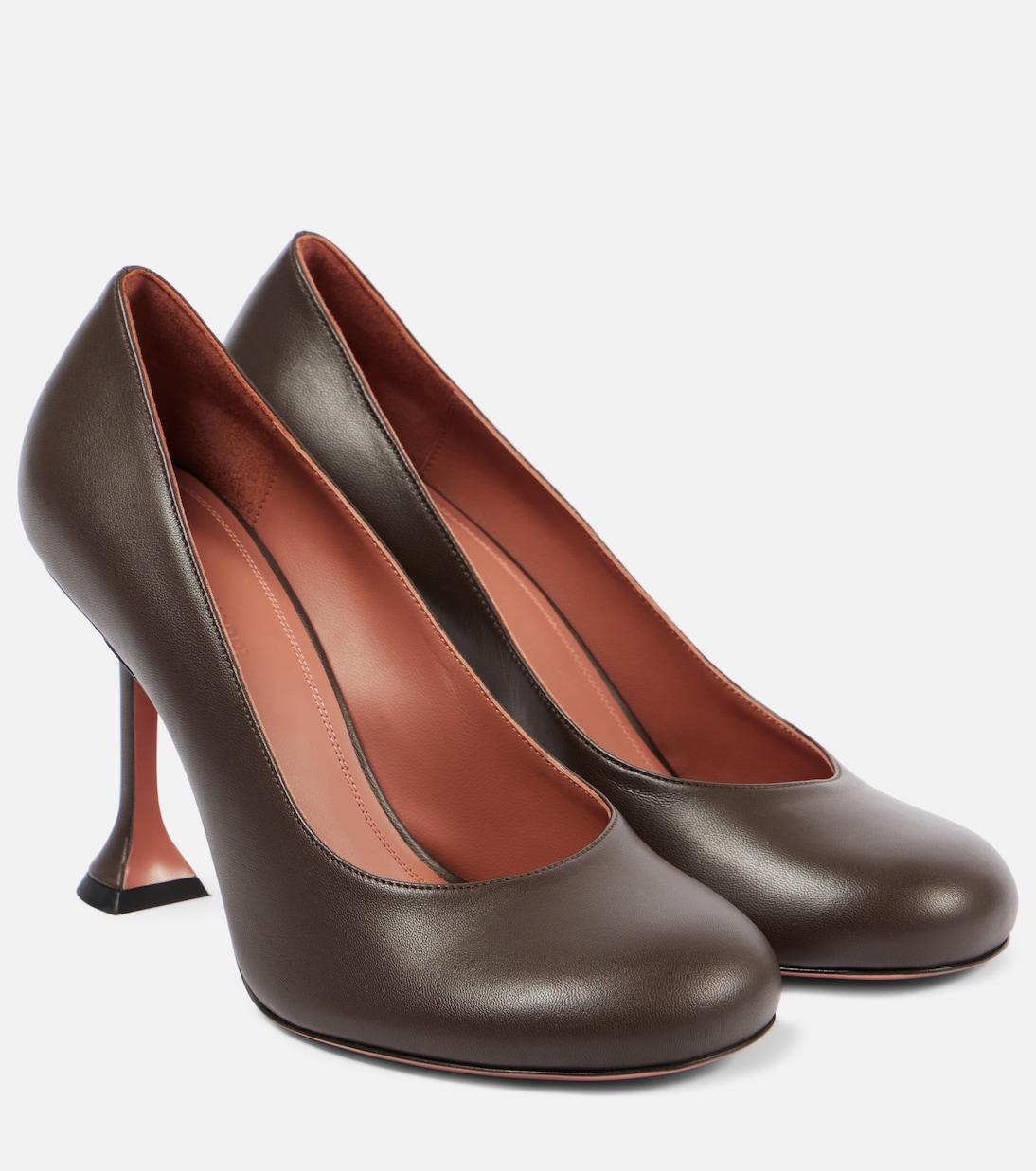 Туфли-лодочки Iris 95 из кожи Amina Muaddi, Mocha