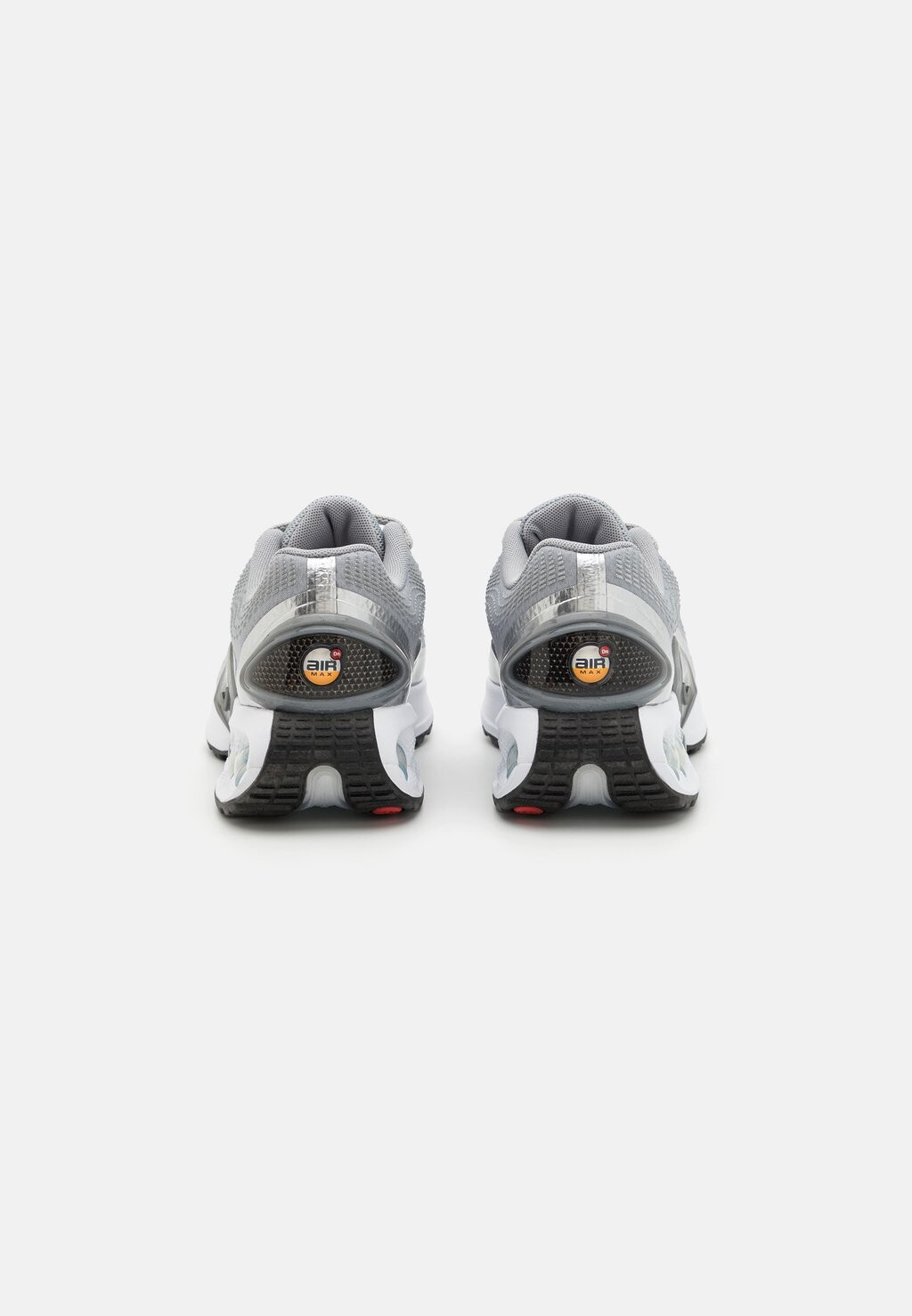 Кроссовки на шнуровке AIR MAX DN PRM UNISEX Nike, серебристого цвета