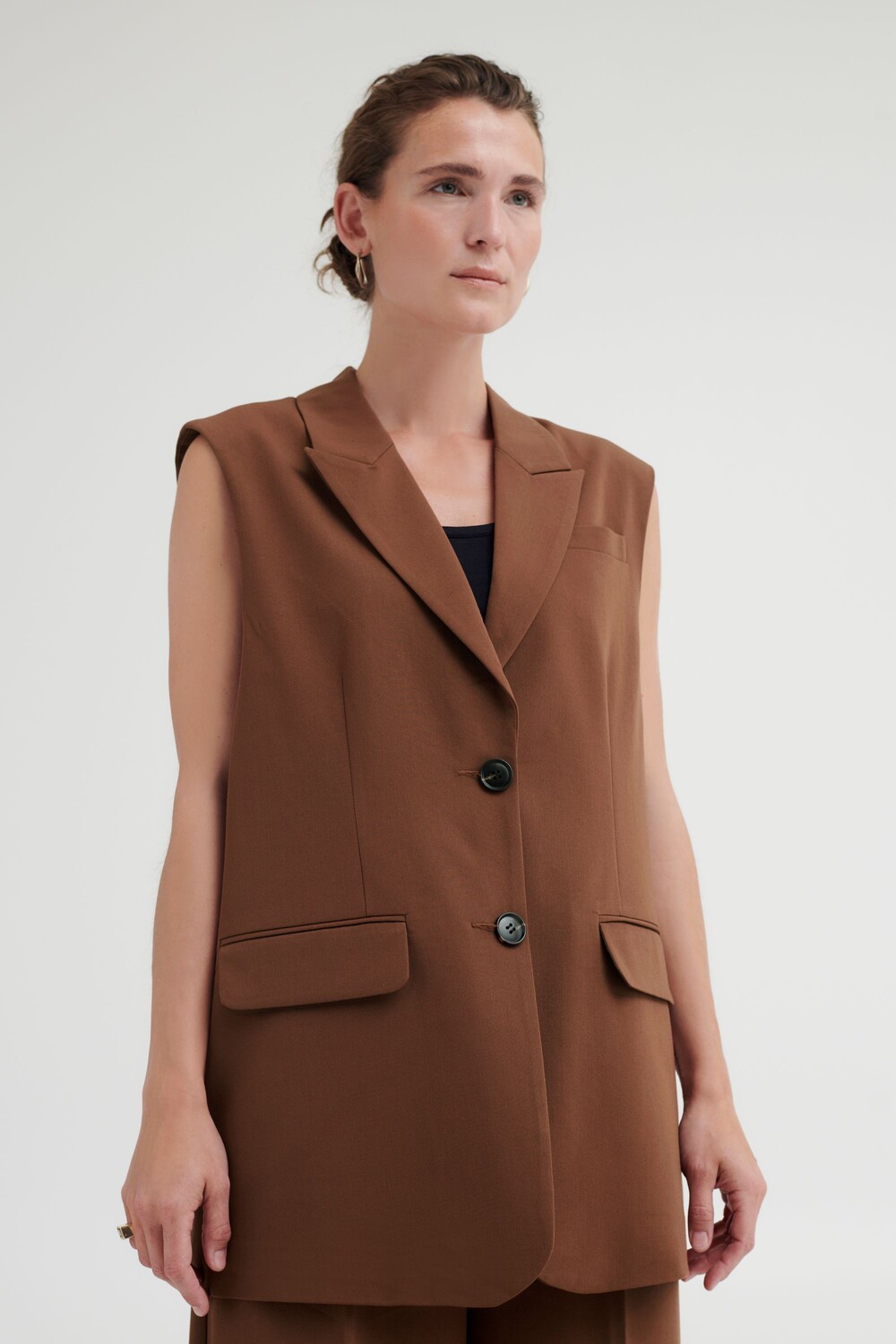 

Утепленный жилет b.young Anzug BYDECERI WAISTCOAT 20812029, коричневый