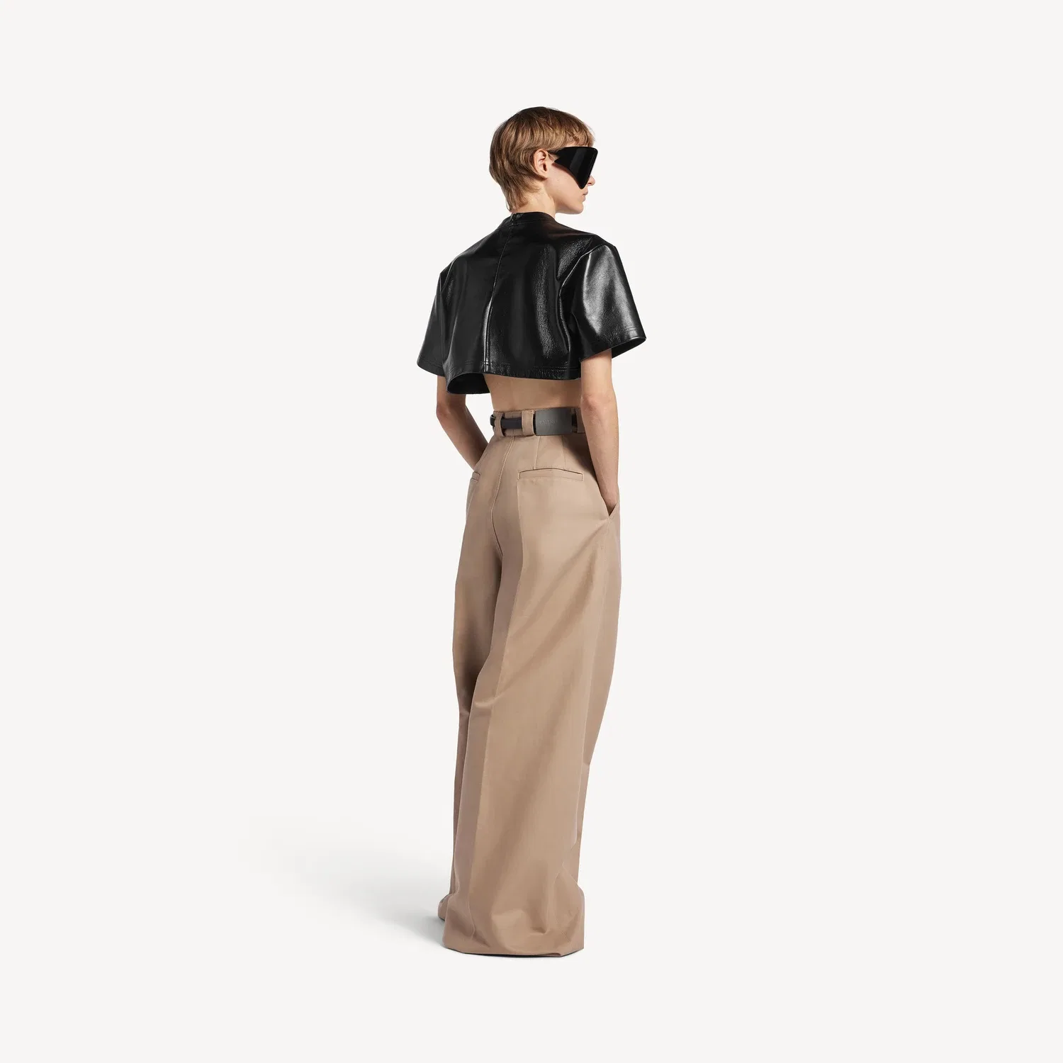 Женская укороченная футболка черного цвета BALENCIAGA, черный — фото 4