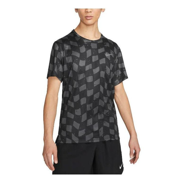 

Футболка Nike Dri-FIT Miler Short-Sleeve Running Top 'Black', черный