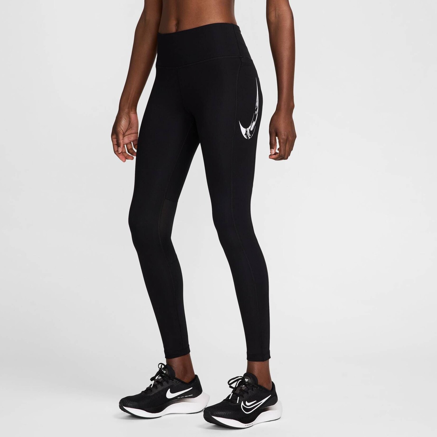 

Леггинсы для бега почти свистят Nike, черный