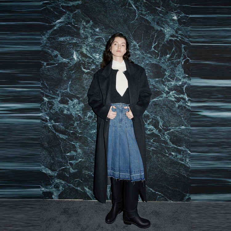 

ELLE Пальто женское темно-серое с лацканами утепленное