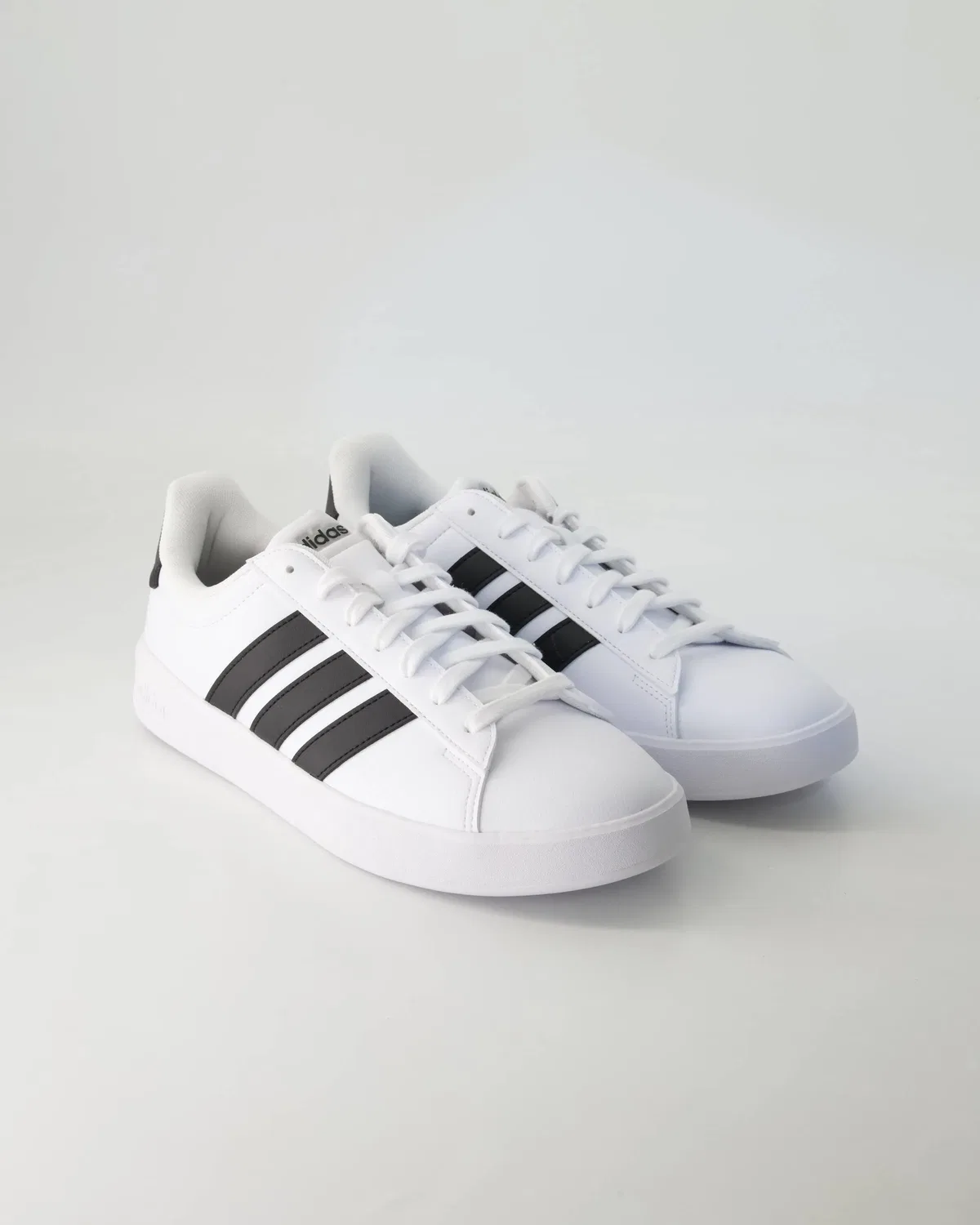 Кроссовки низкие Adidas, белый