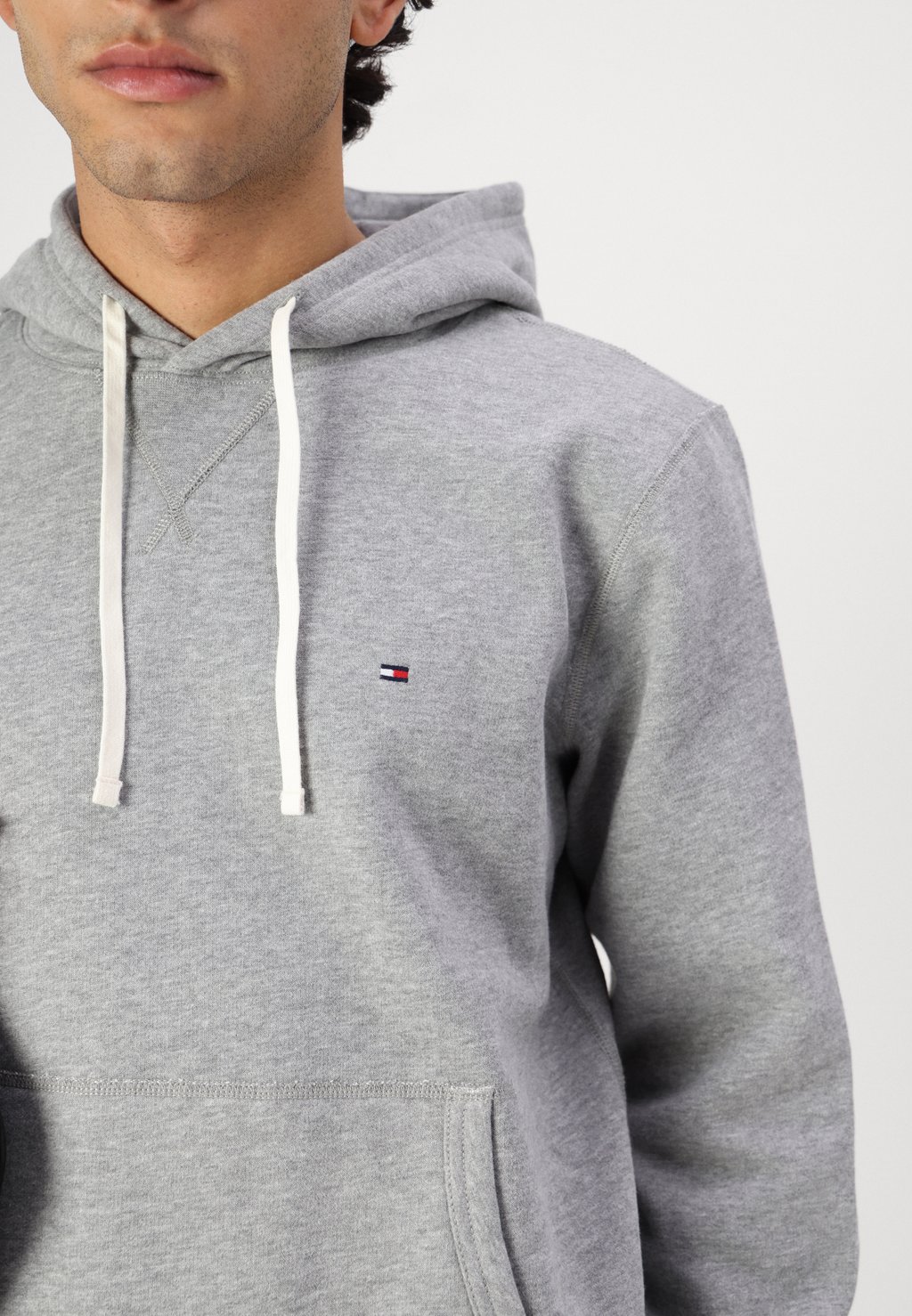 

Толстовка с капюшоном ESSENTIAL HOODY Tommy Hilfiger, серый