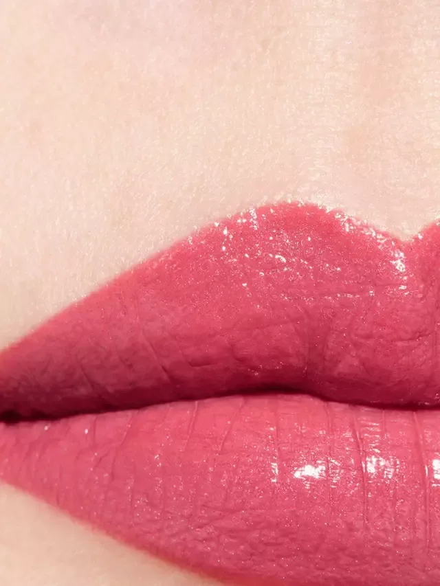 Помада Rouge Coco Longwear Satin Lipstick: увлажняющий и разглаживающий уход за губами CHANEL, 130 La Pausa — фото 3