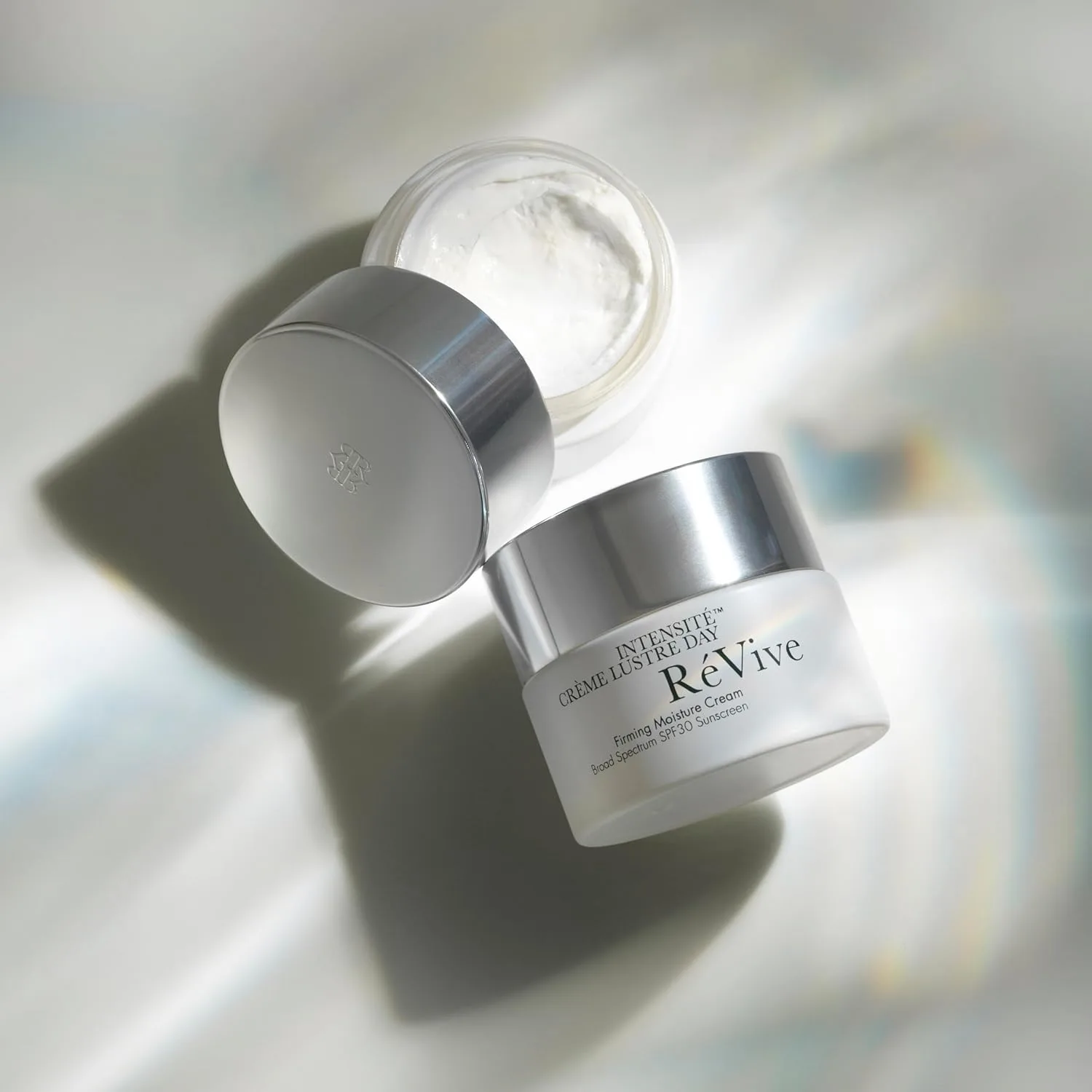 Крем для лица RéVive с эффектом упругости, дневной увлажняющий с SPF 30, для повышения эластичности, стимуляции коллагена и уменьшения признаков старения, обогащен антиоксидантами для защиты кожи (50 мл) — фото 3