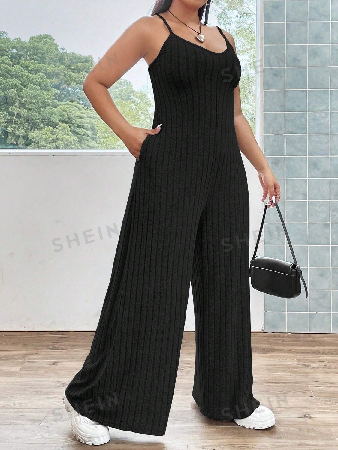 

EZwear Комбинезон больших размеров, трикотаж, бретели в рубчик Shein, черный