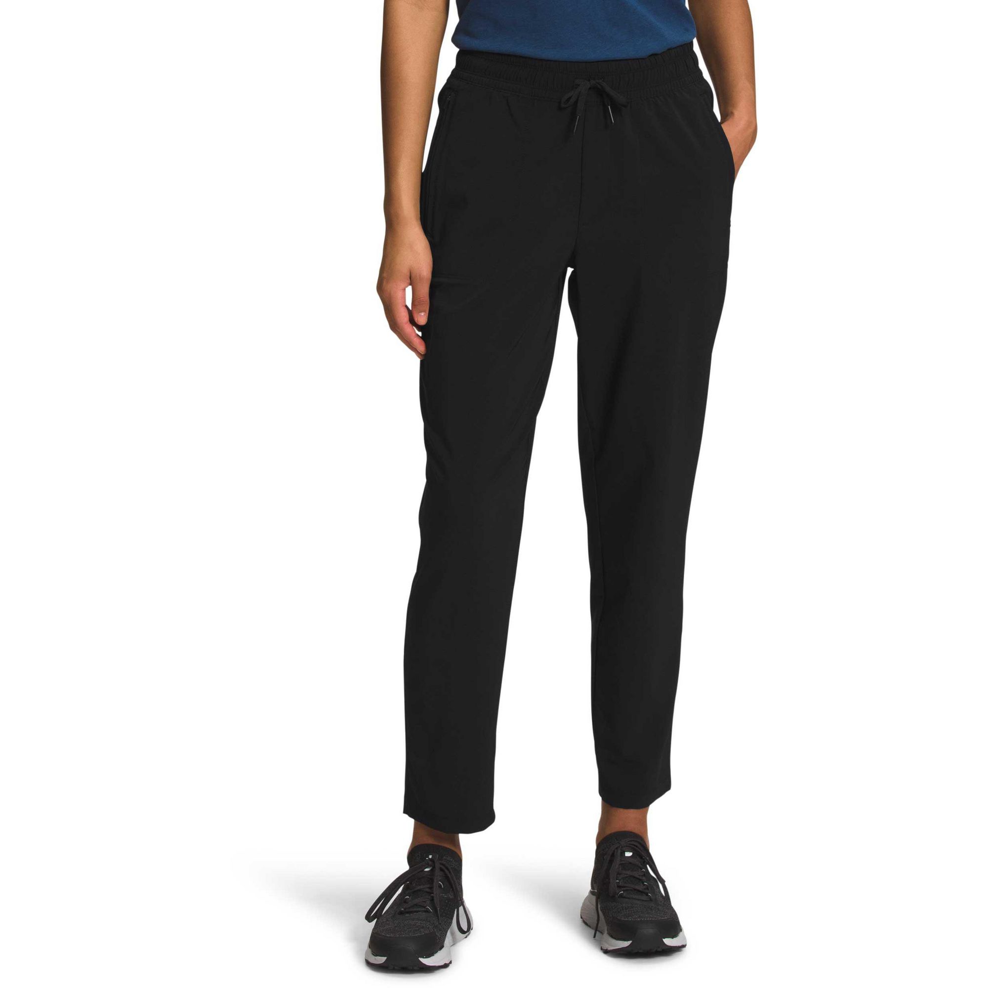 

Женщины никогда не перестают носить брюки. The North Face, TNF Black