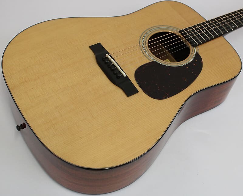 

Акустическая гитара Eastman E10D-TC Dreadnought Acoustic Guitar