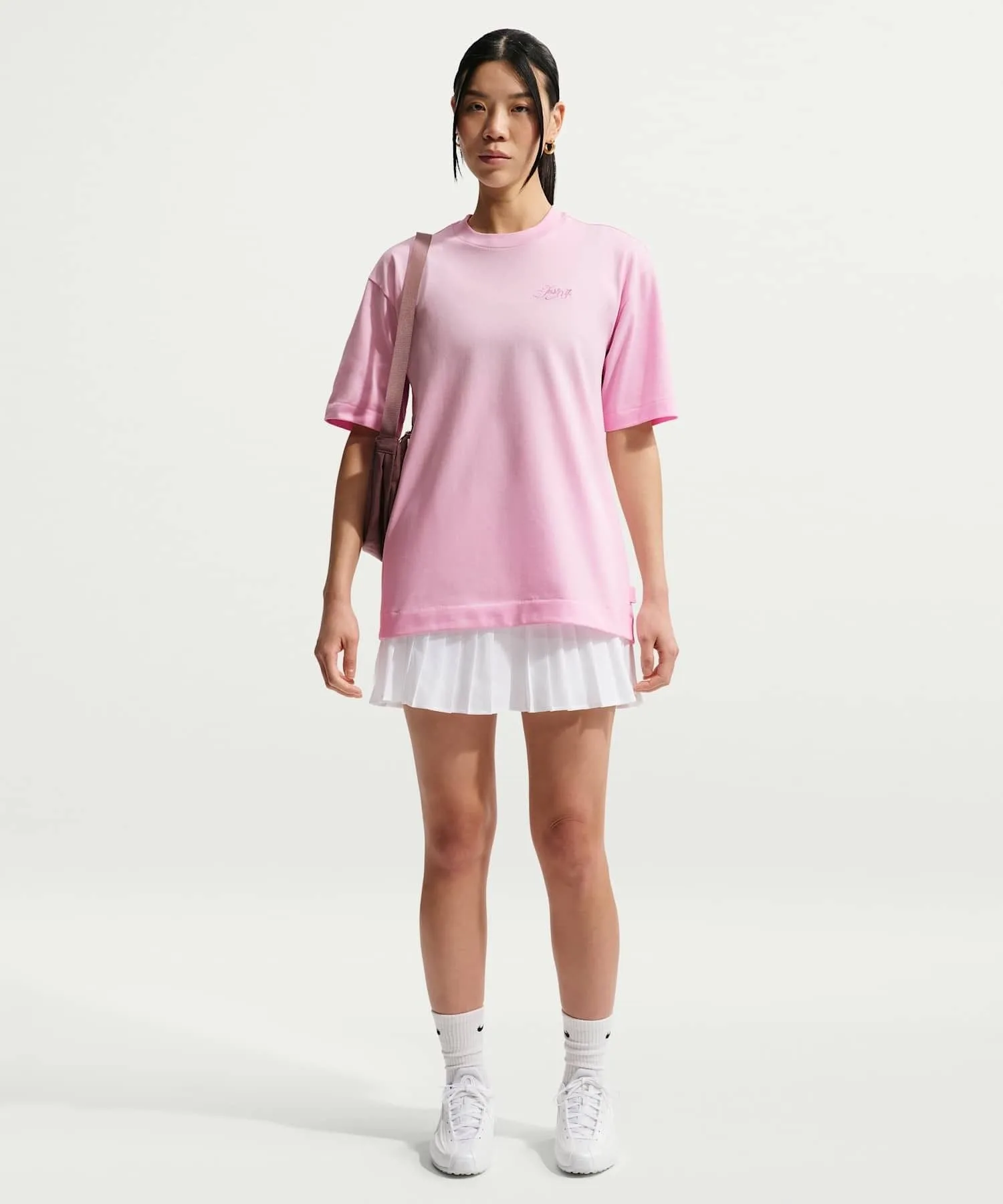 Женская футболка оверсайз Nike Sportswear IO3526-663 розовая — фото 4